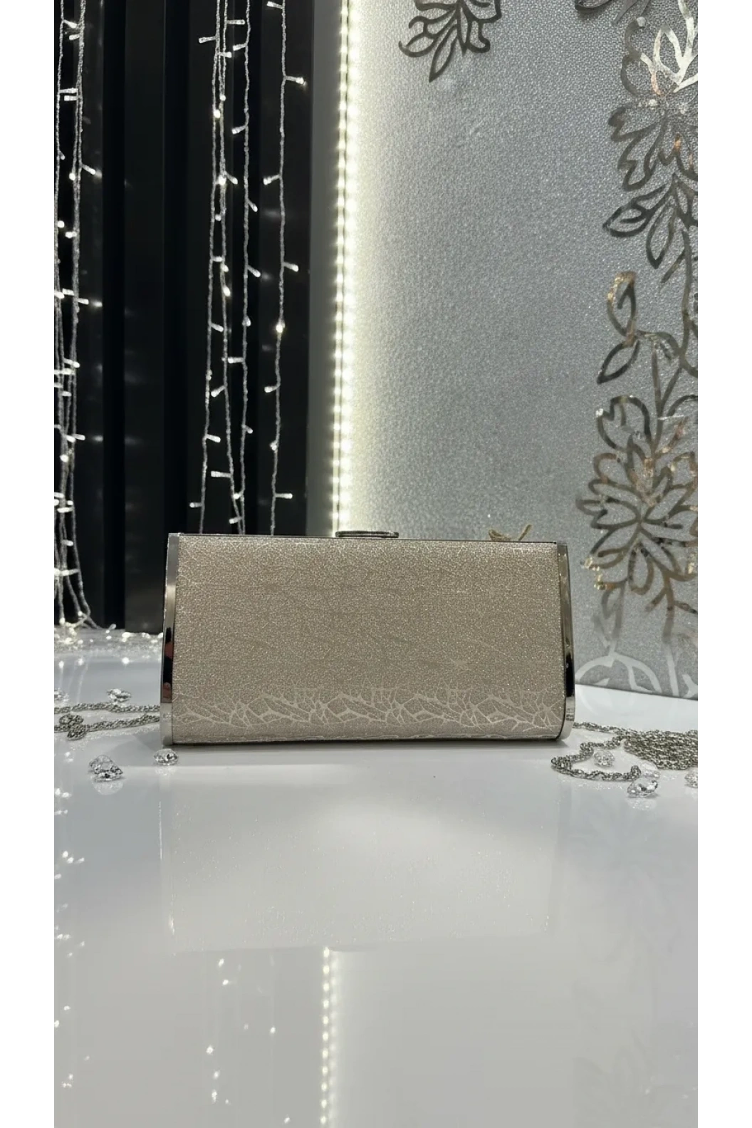 MERİHCE-UZUN SİMLİ DESENLİ ÇANTA GOLD