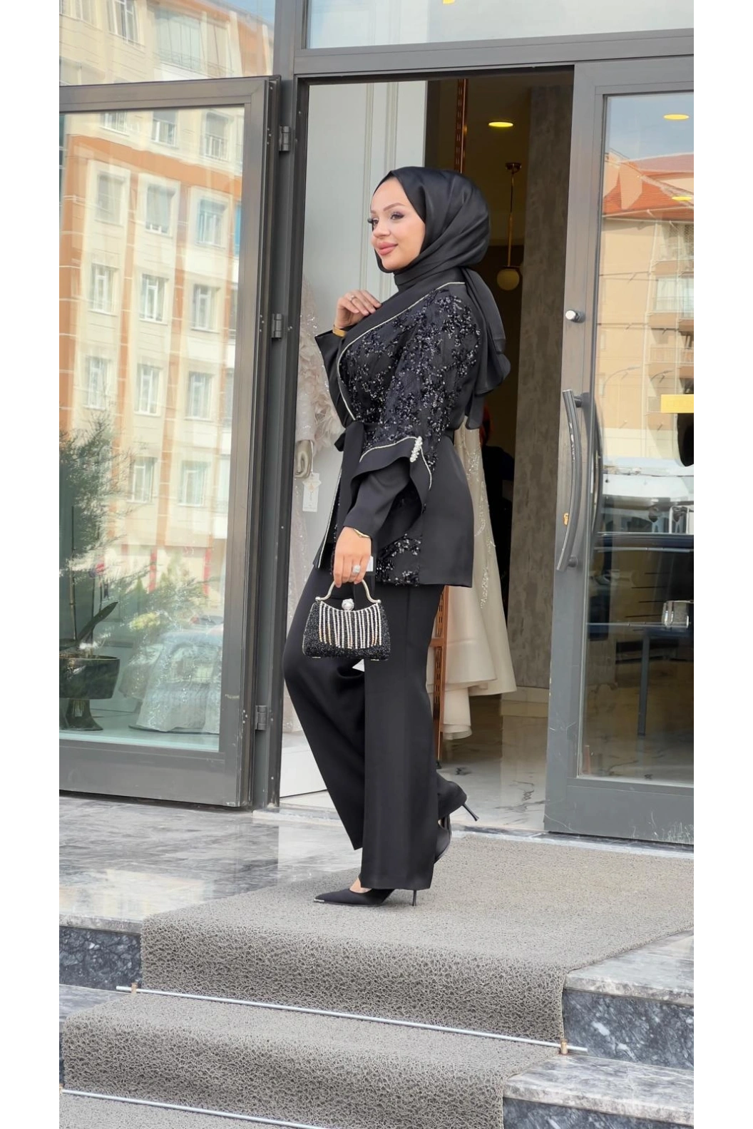 MATEKS-CEKETİ PUL DETAYLI PANTOLONLU TAKIM SİYAH