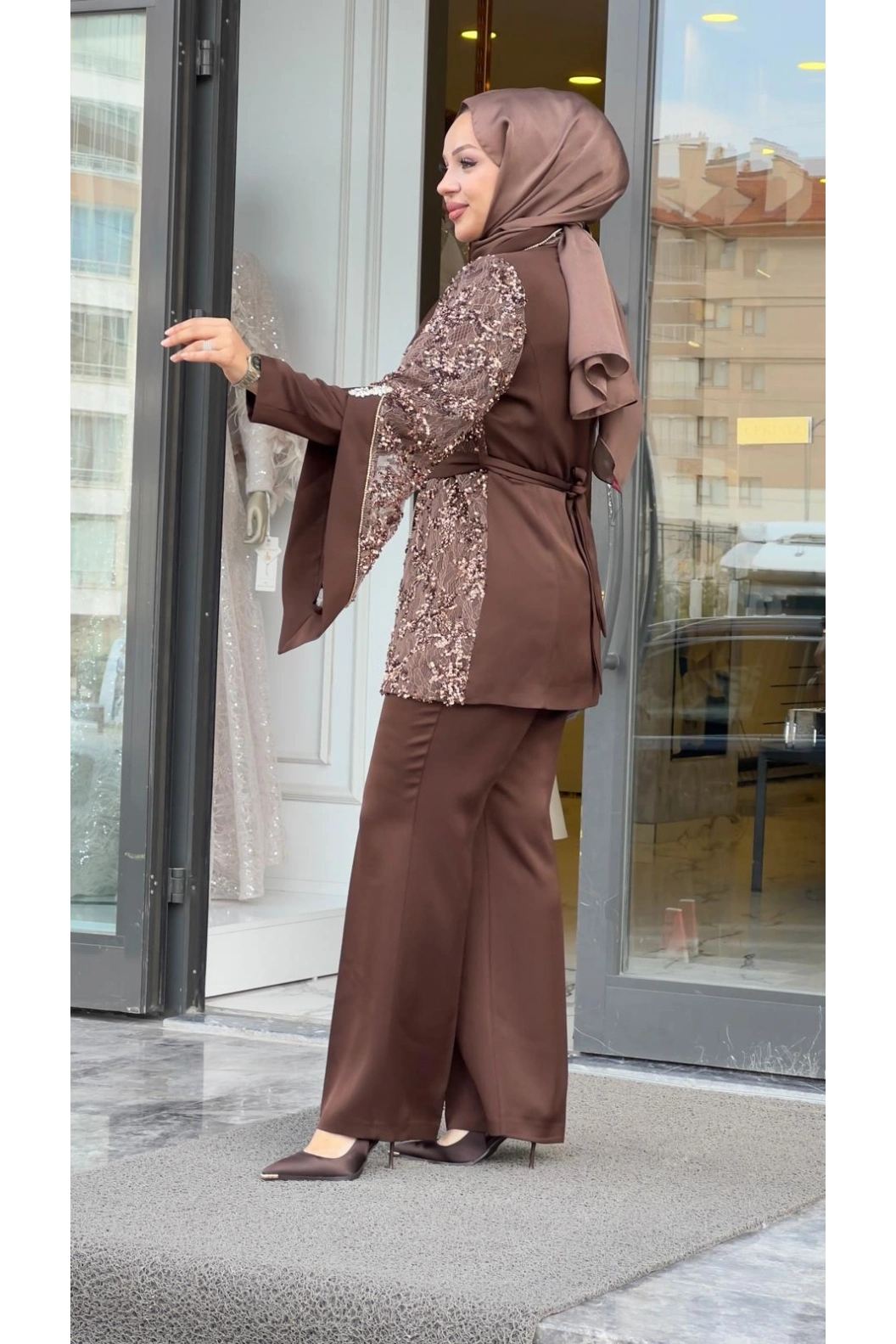 MATEKS-CEKETİ PUL DETAYLI PANTOLONLU TAKIM KAHVE