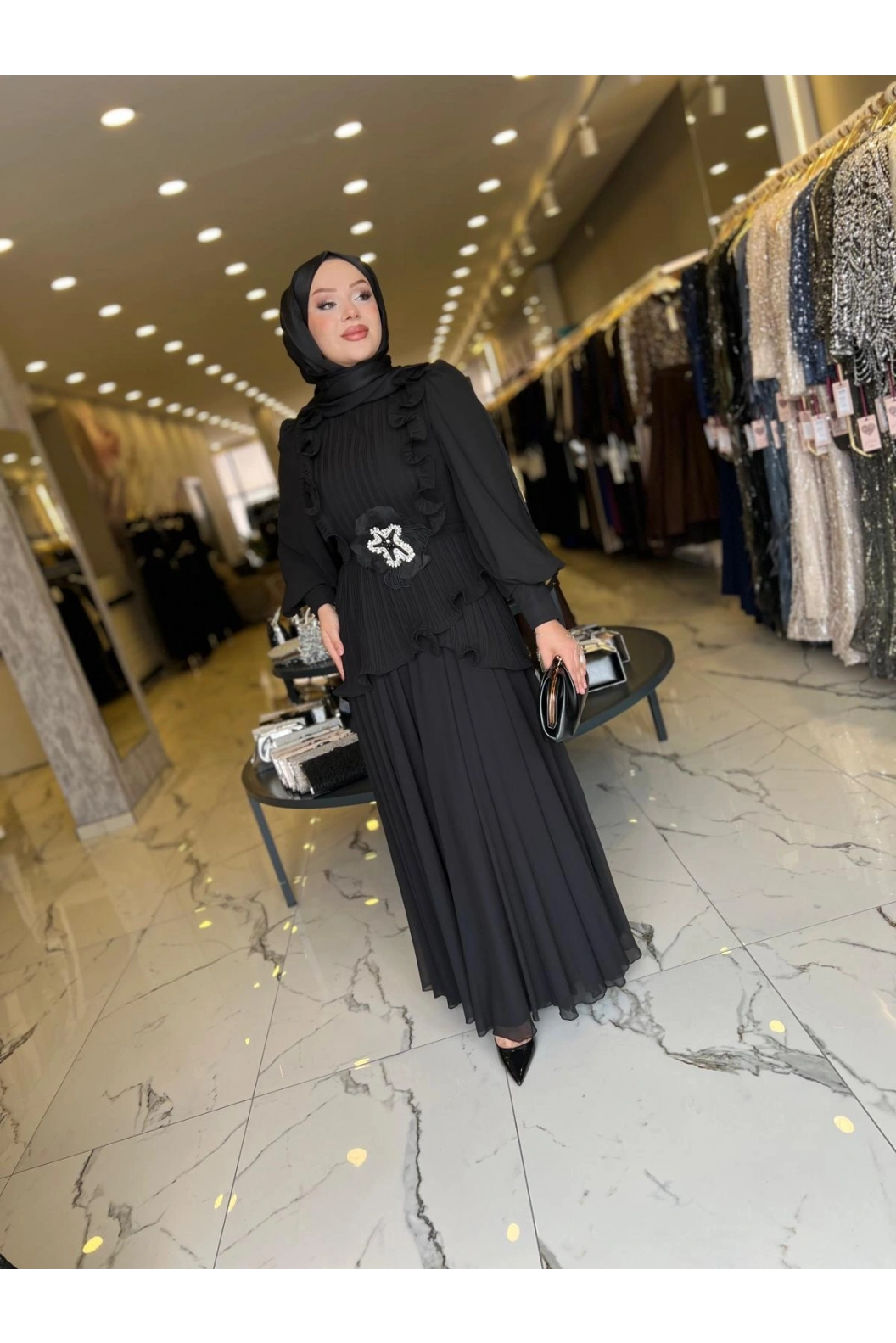 GAZELLA-KEMERİ TAŞLI ETEKLİ TAKIM SİYAH