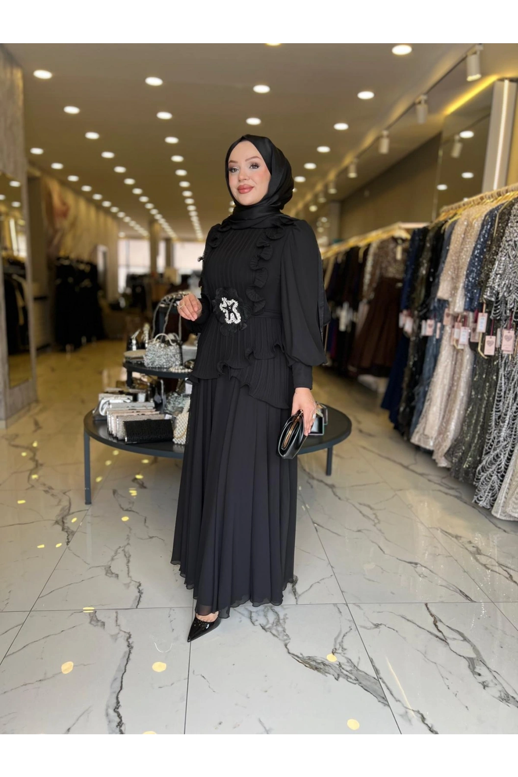 GAZELLA-KEMERİ TAŞLI ETEKLİ TAKIM SİYAH