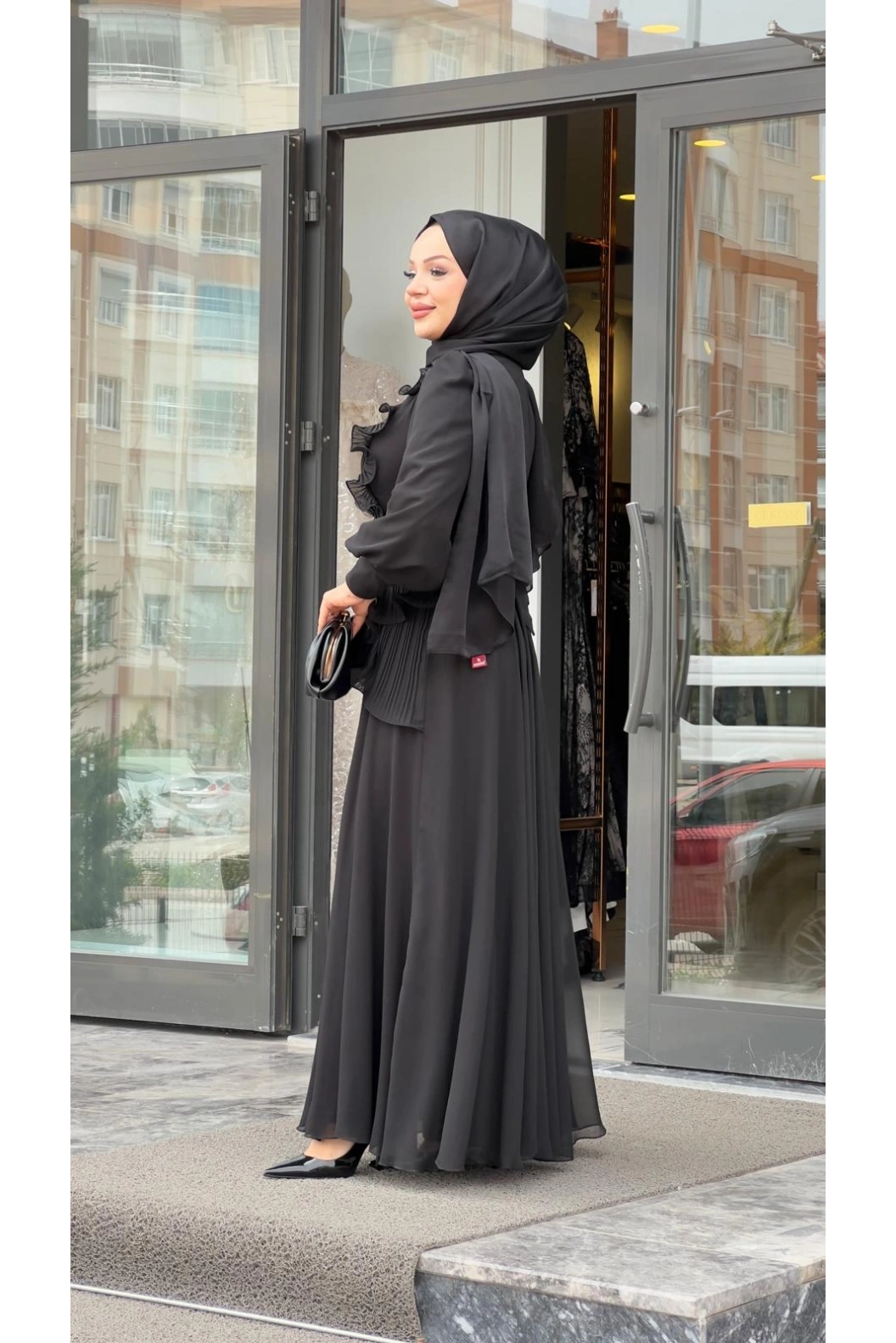 GAZELLA-KEMERİ TAŞLI ETEKLİ TAKIM SİYAH