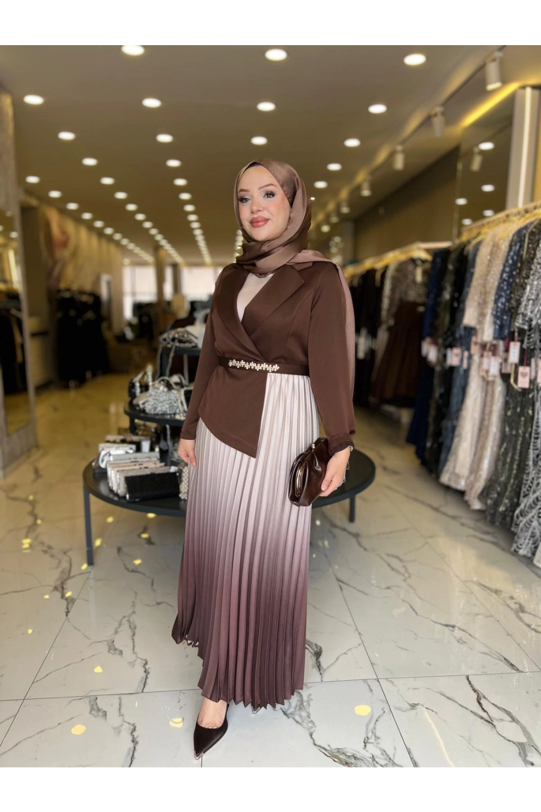 MATEKS-PLİSELİ ELBİSE KAHVE