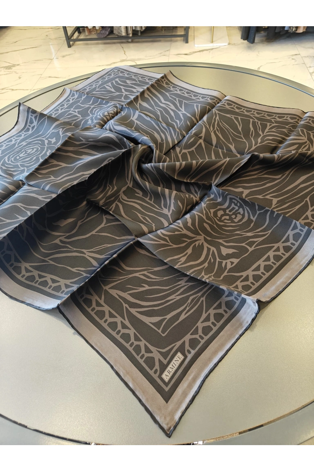 ARMİNE-%100 İPEK EŞARP SİYAH