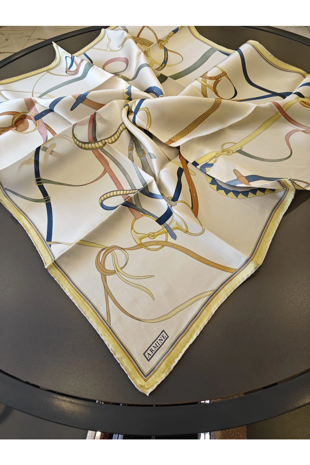 ARMİNE-%100 İPEK EŞARP KREM