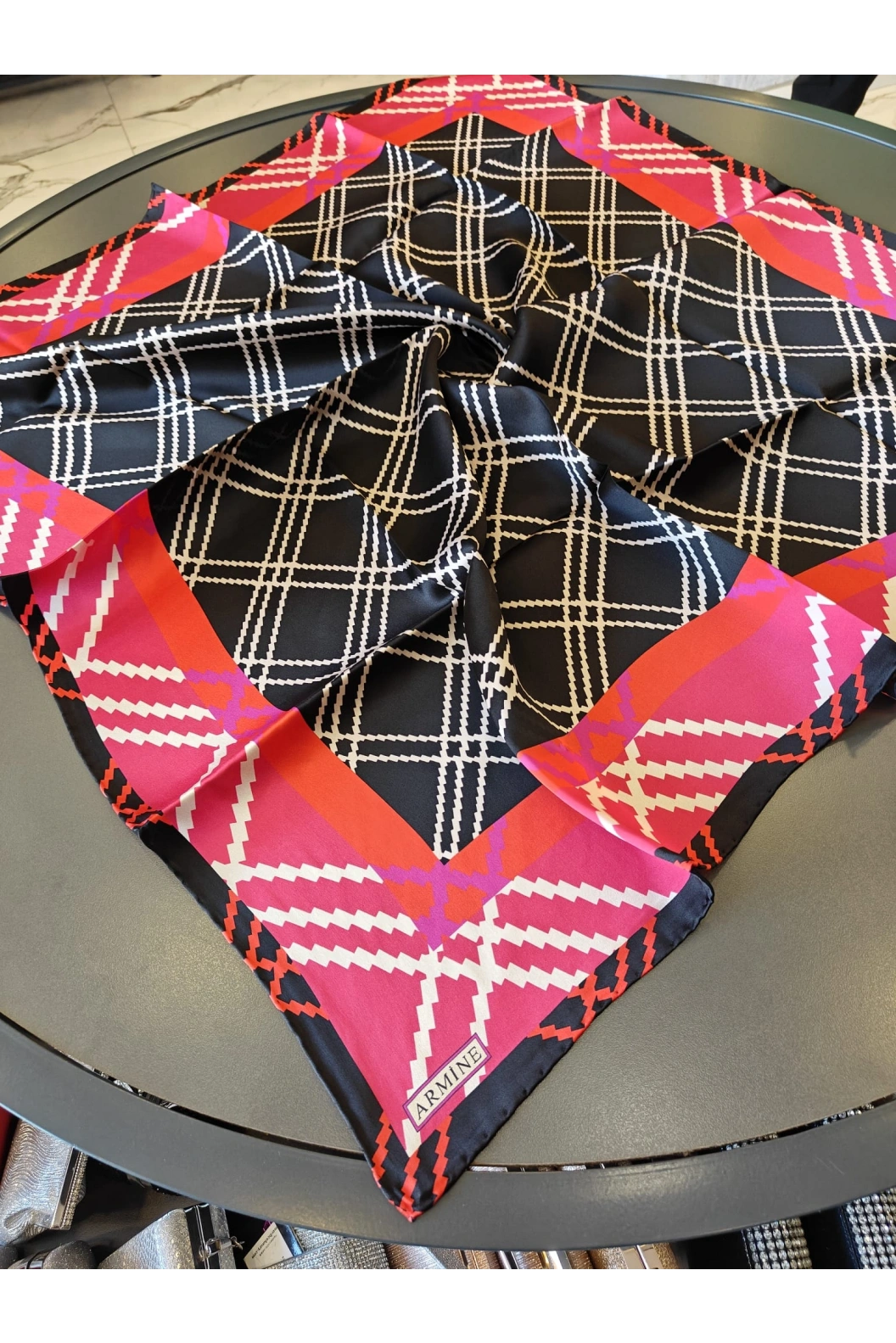 ARMİNE-% 100 İPEK EŞARP FUŞYA