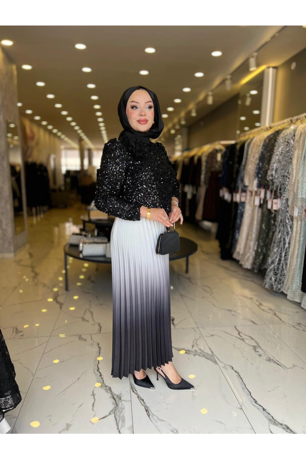 MATEKS-ETEĞİ PLİSELİ PAYETLİ TAKIM SİYAH