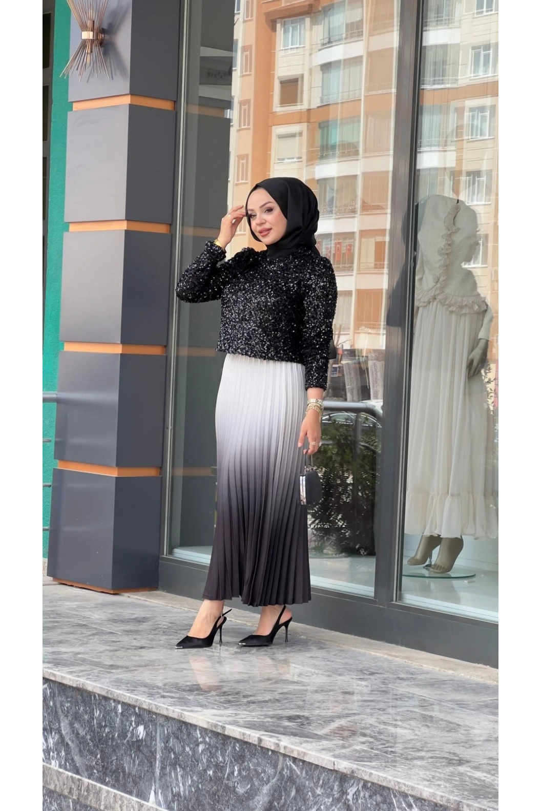 MATEKS-ETEĞİ PLİSELİ PAYETLİ TAKIM SİYAH