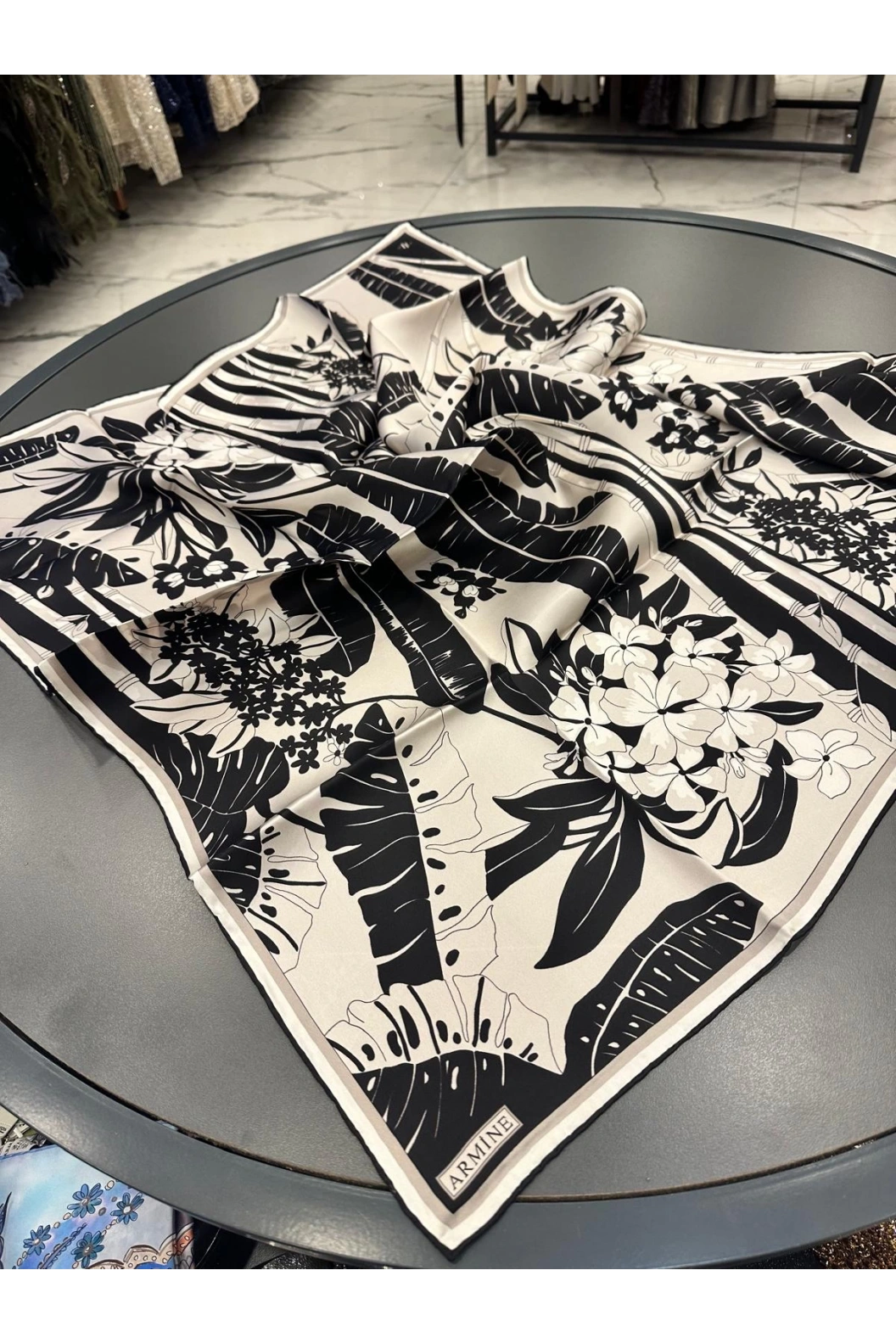 ARMİNE-%100 İPEK EŞARP EKRU