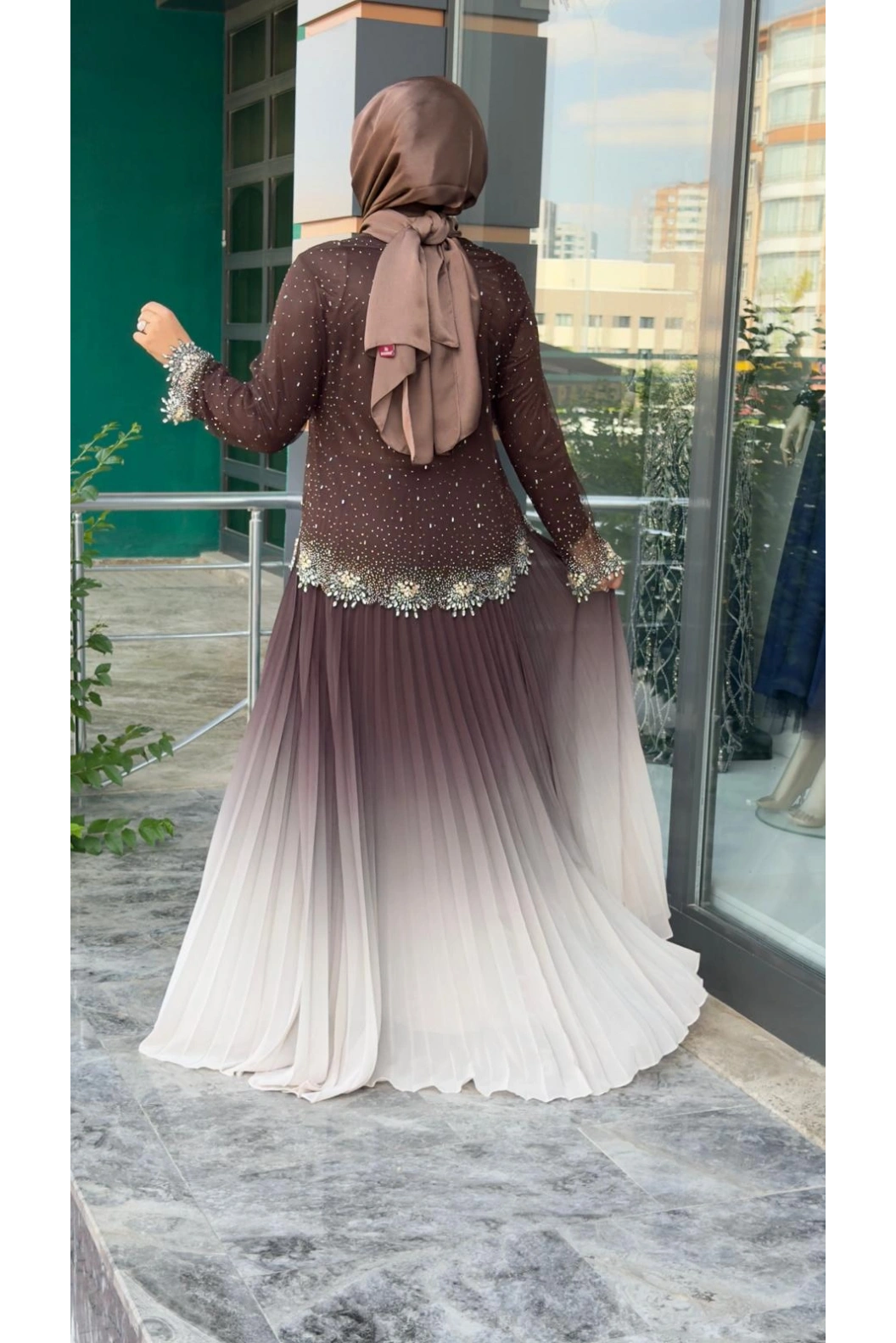 BALERİNA-ETEĞİ PİLİSELİ ELBİSE KAHVE