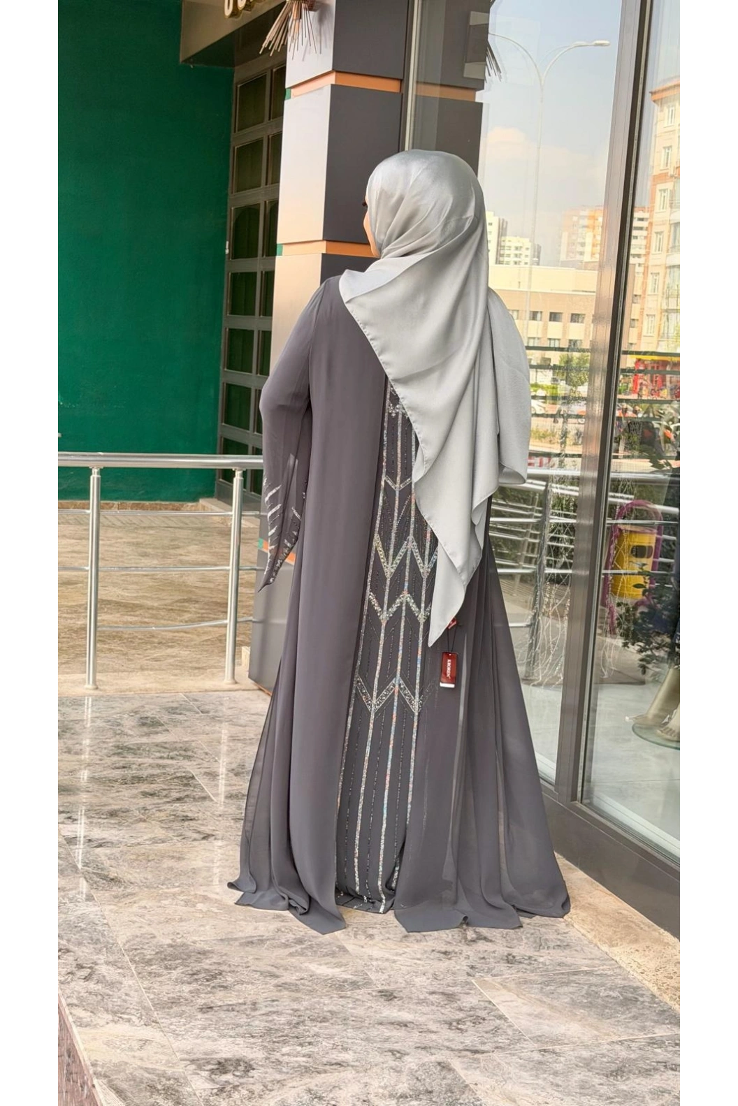 BALERİNA-ÖNÜ TAŞLI ABAYA GRİ
