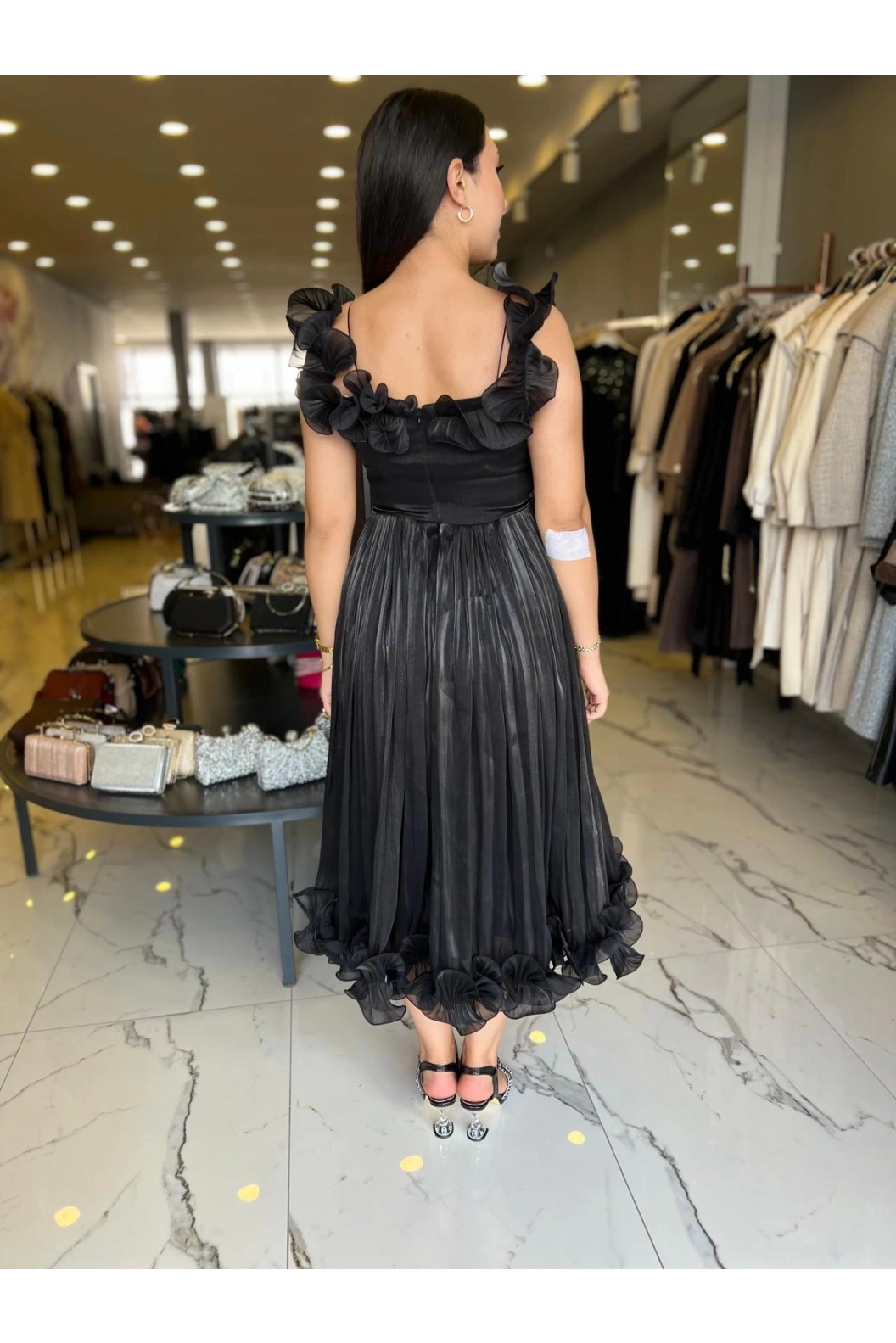 ESPENİCA-VOLAN DETAYLI MİNİ ELBİSE SİYAH