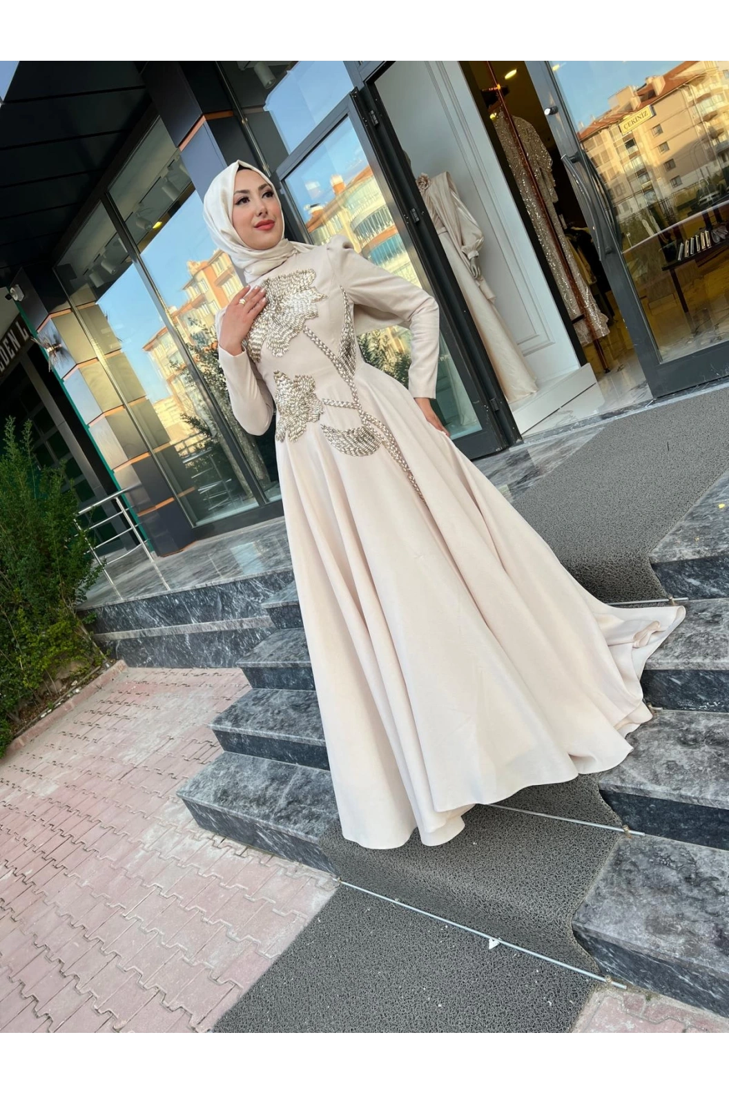 FERİHA SARIOĞLU-KABARIK TAŞLI ELBİSE BEJ