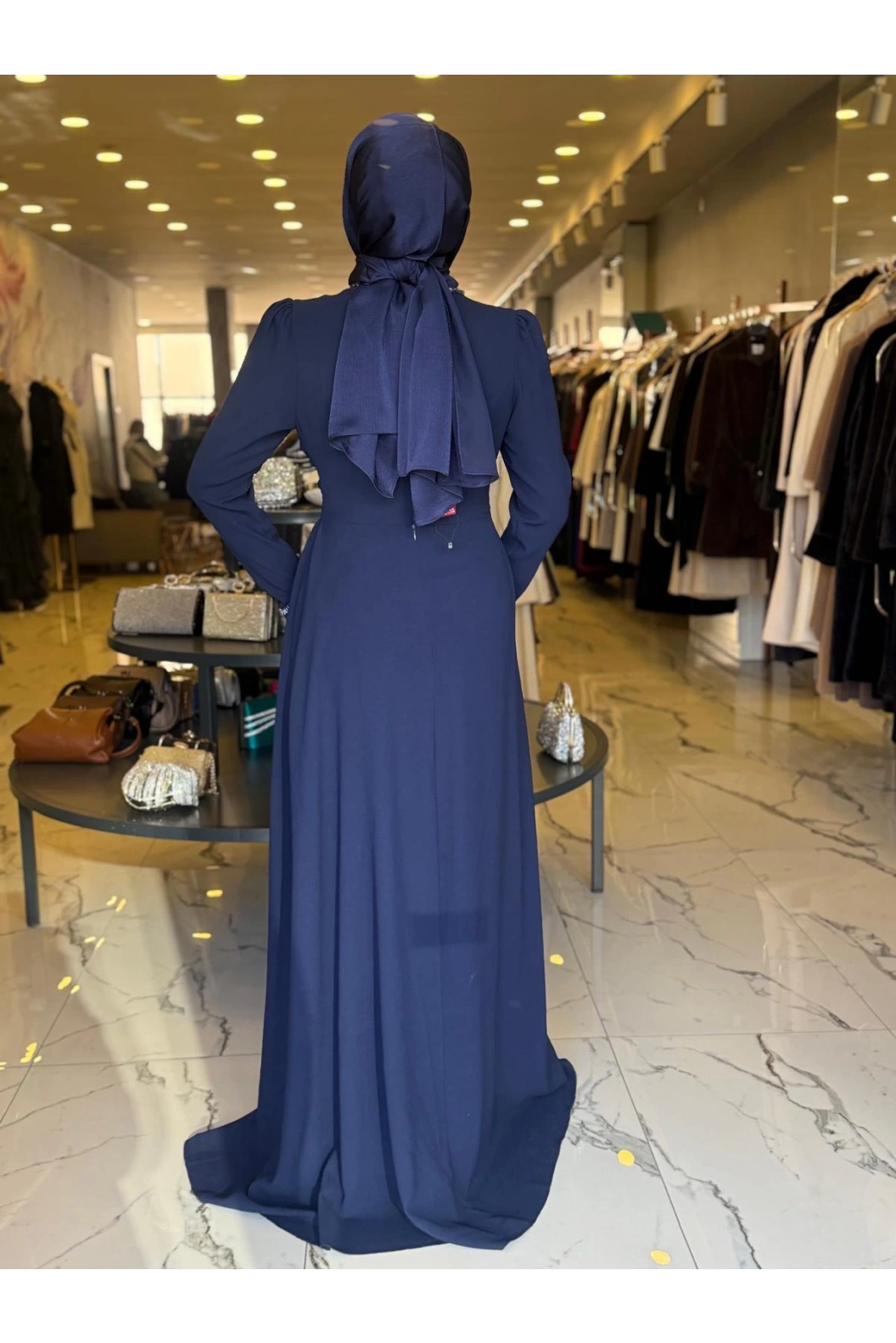 FERİHA SARIOĞLU-KÜBRA ABİYE LACİVERT