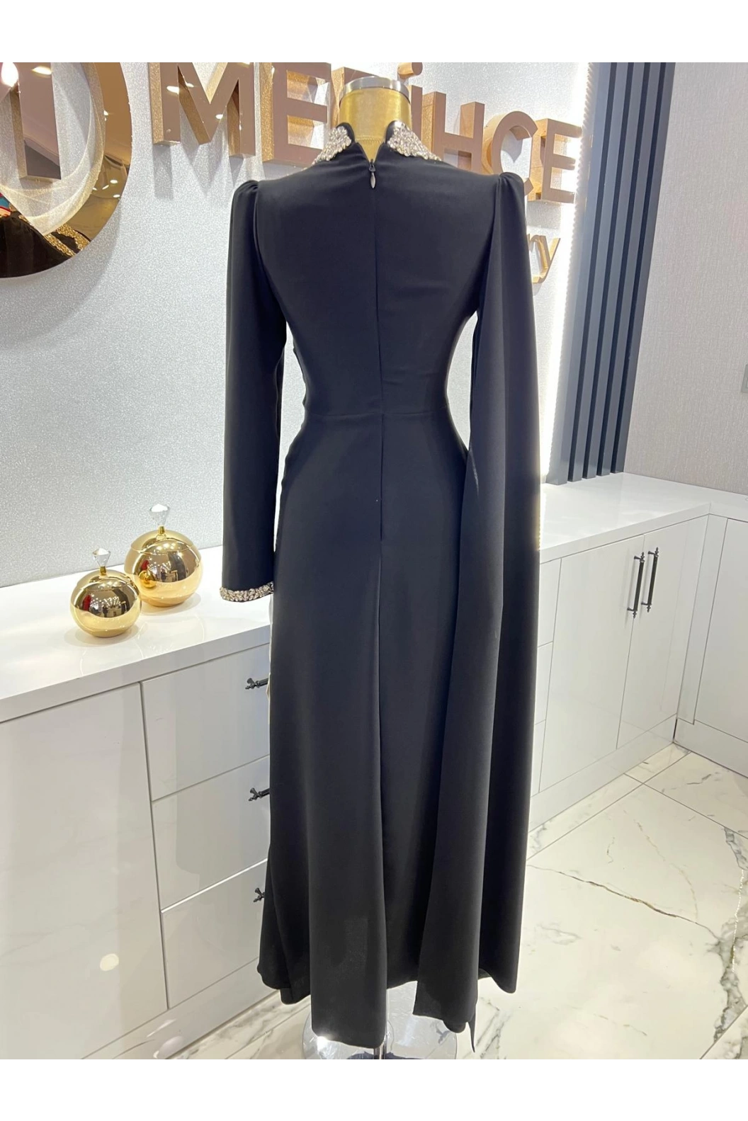 FERİHA SARIOĞLU-NEHİR ABİYE SİYAH