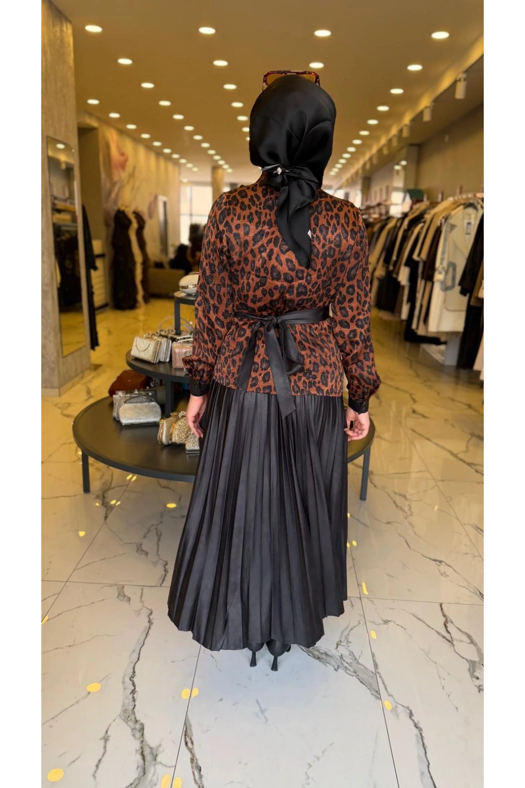 GAZELLA-PİLİSE ETEKLİ TAKIM SİYAH