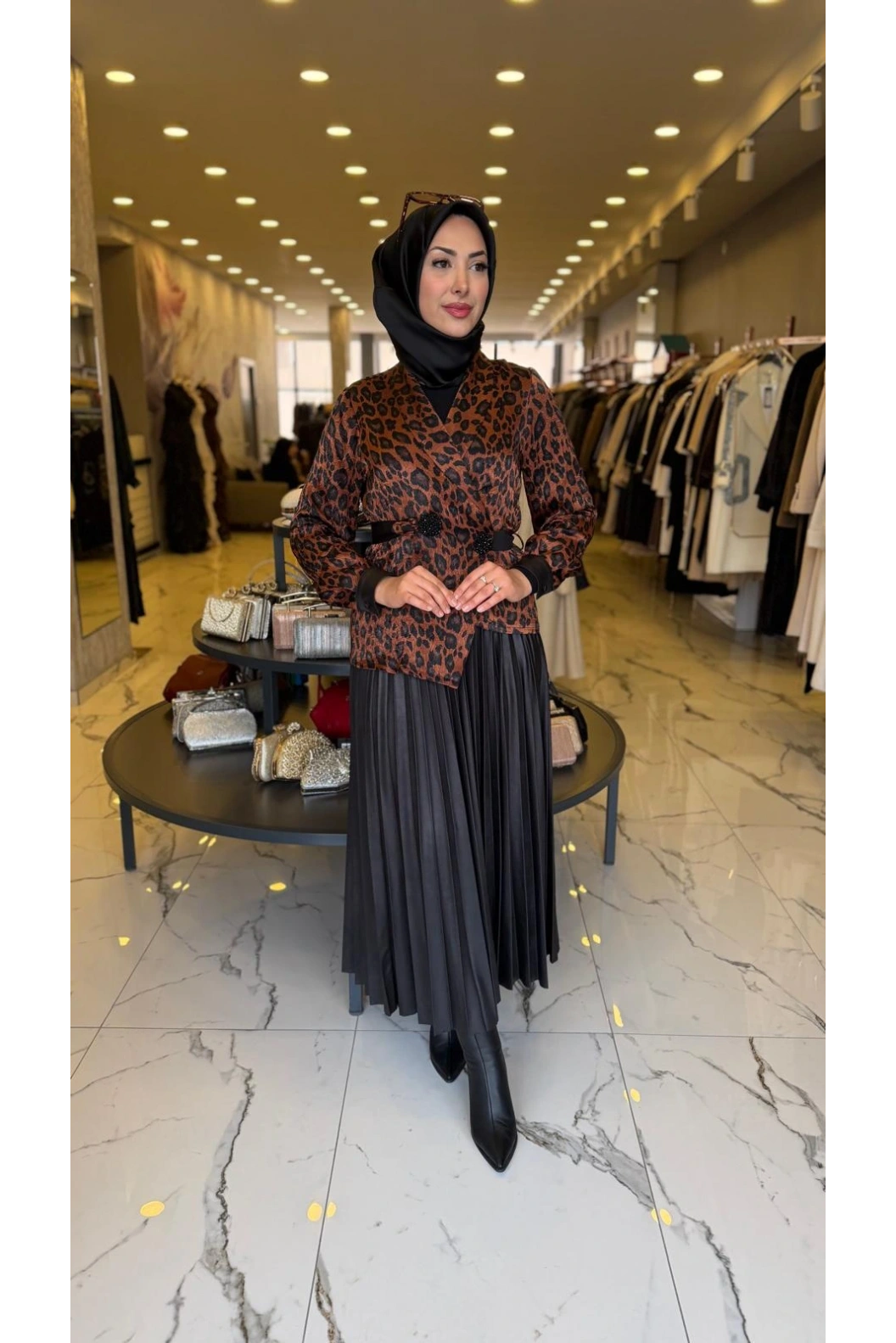 GAZELLA-PİLİSE ETEKLİ TAKIM SİYAH