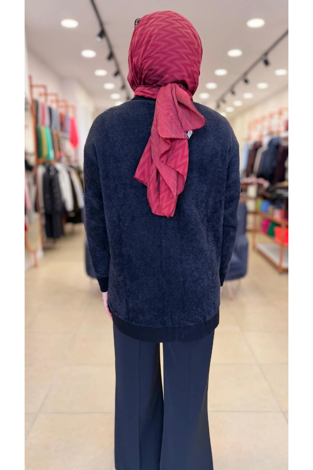 MAGAZİN-ANGORA HIRKA SİYAH