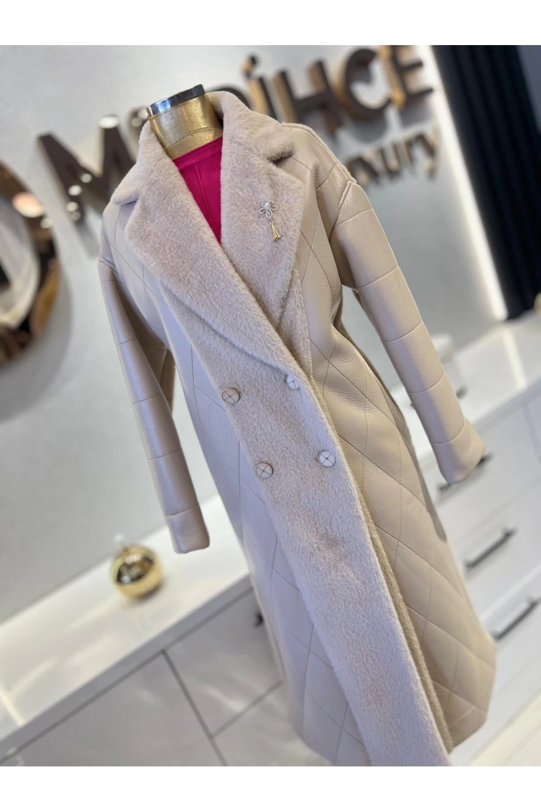 MATEKS-ANGORA DETAYLI DERİ KABAN BEJ