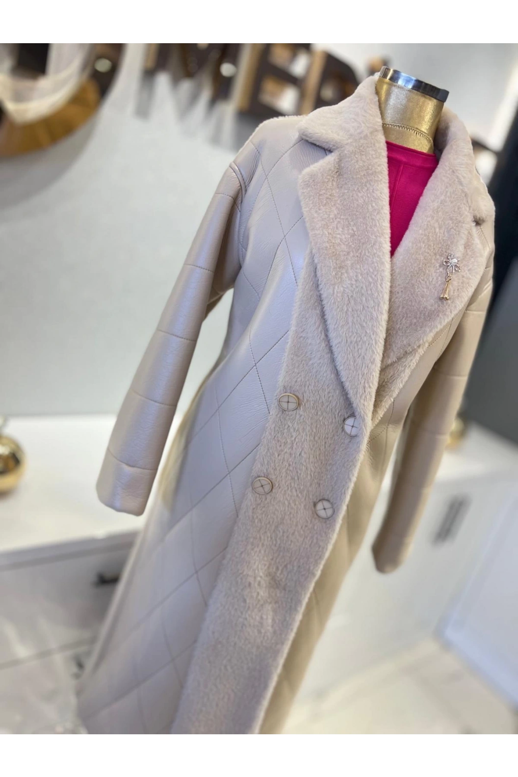 MATEKS-ANGORA DETAYLI DERİ KABAN BEJ