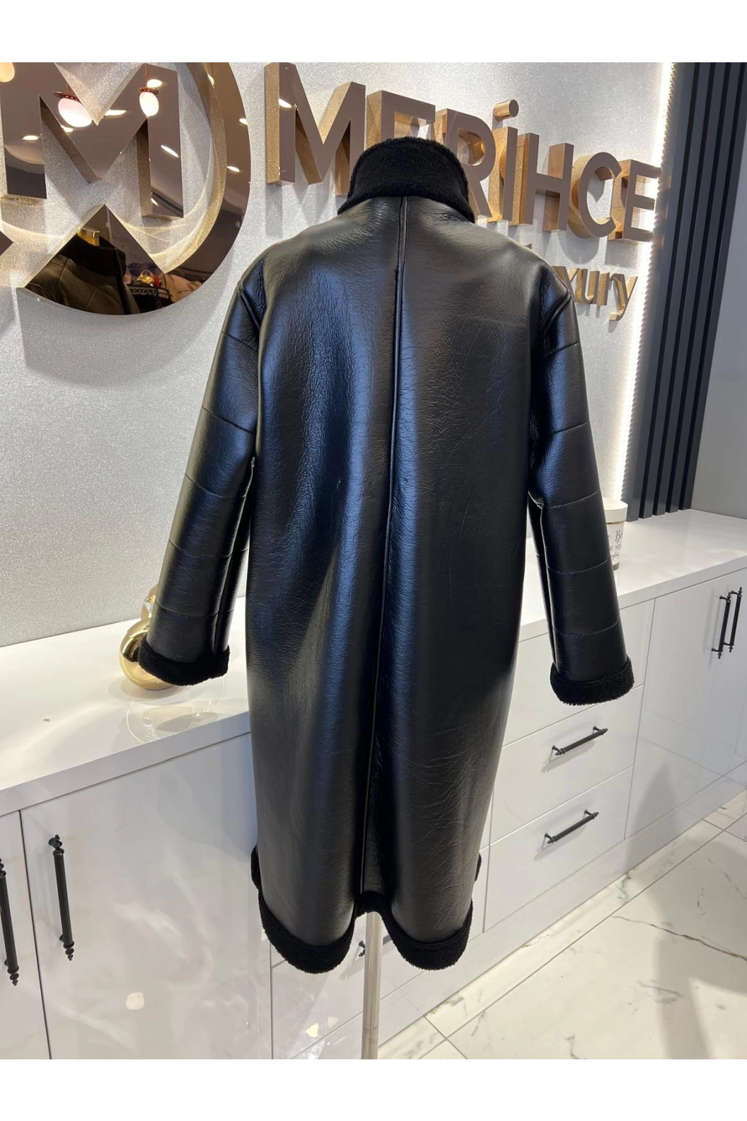 MATEKS-CEPLİ DERİ KABAN SİYAH