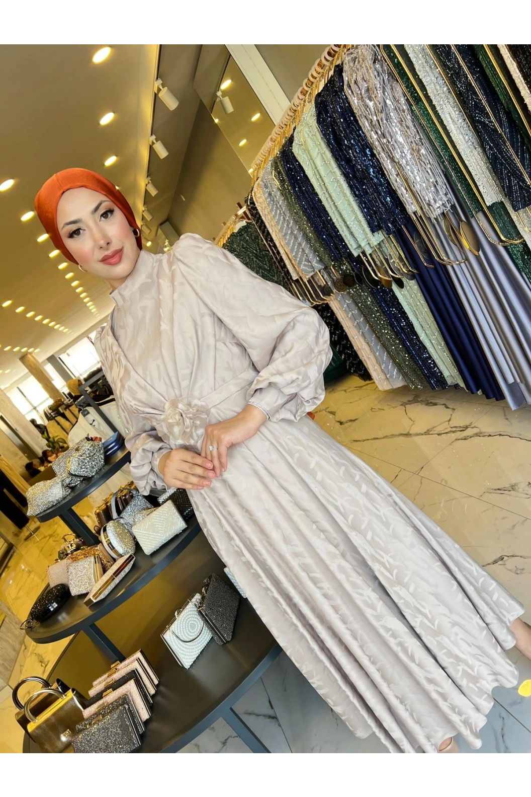 MATEKS-JAKRLI GÜLLÜ ELBİSE BEJ