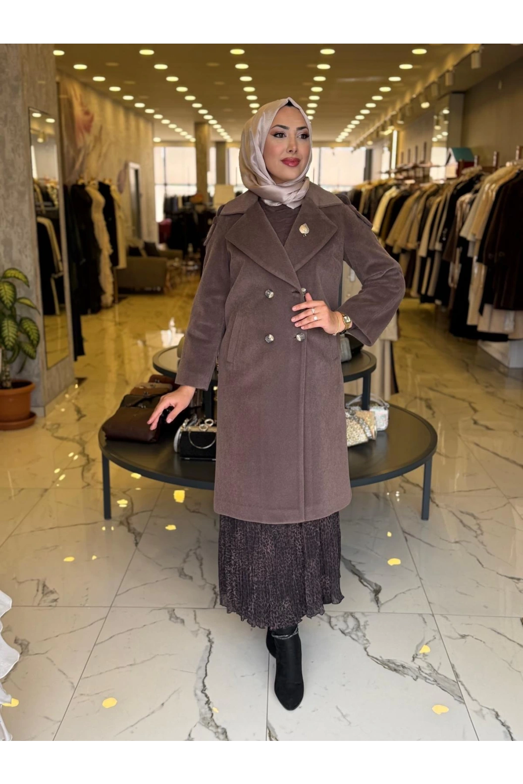 MATEKS-KOLLARI DÜĞME DETAYLI KAŞE KABAN KAHVE