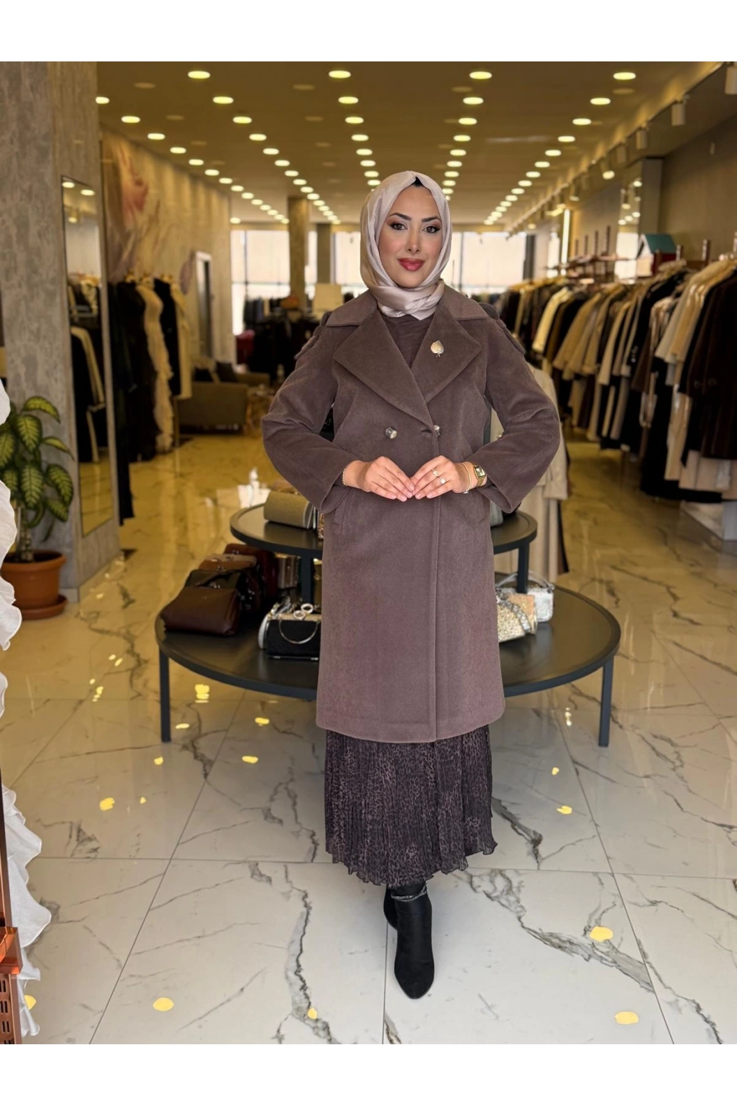 MATEKS-KOLLARI DÜĞME DETAYLI KAŞE KABAN KAHVE