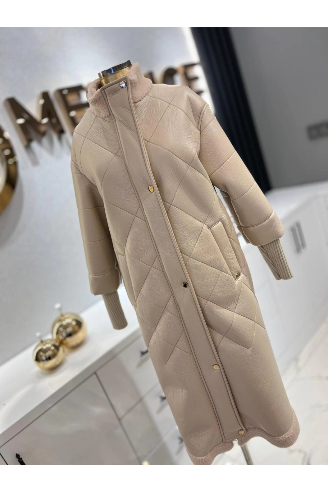 MATEKS-KOLLARI TRİKOLU DERİ KABAN BENETTON