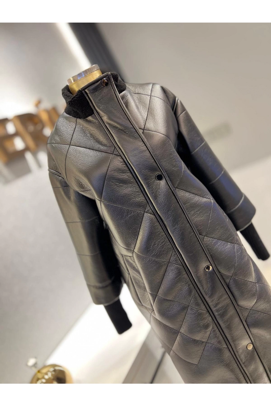 MATEKS-KOLLARI TRİKOLU DERİ KABAN SİYAH