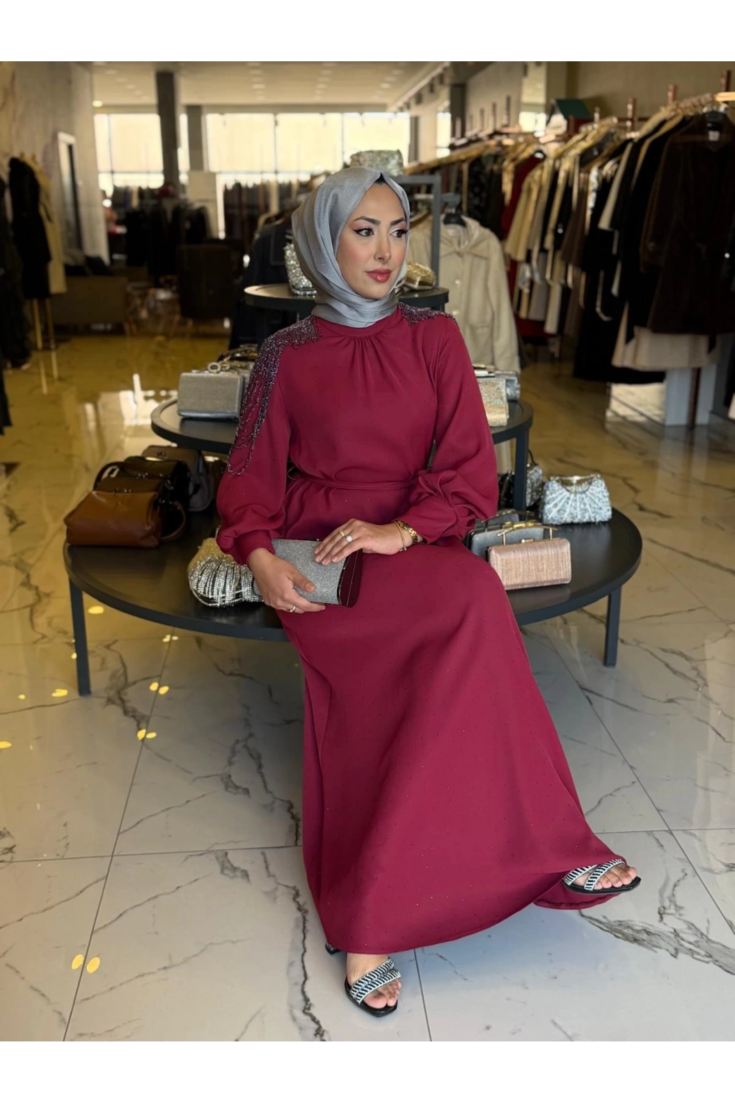 MATEKS-OMUZLARI BONCUKLU ELBİSE BORDO