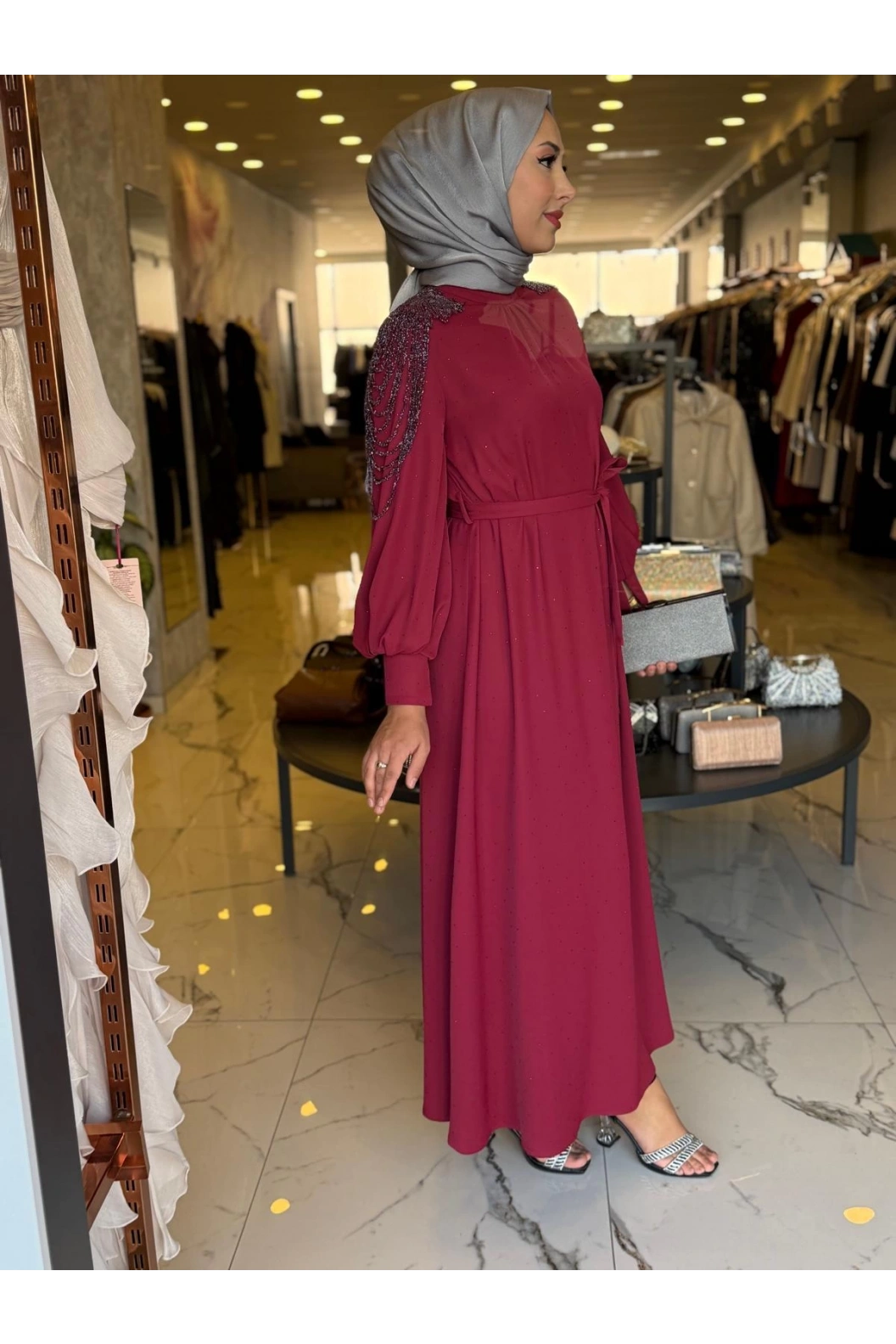 MATEKS-OMUZLARI BONCUKLU ELBİSE BORDO