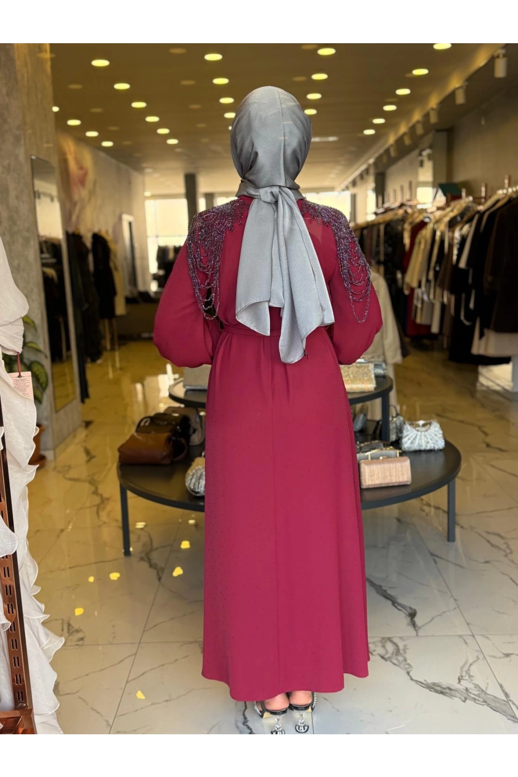 MATEKS-OMUZLARI BONCUKLU ELBİSE BORDO