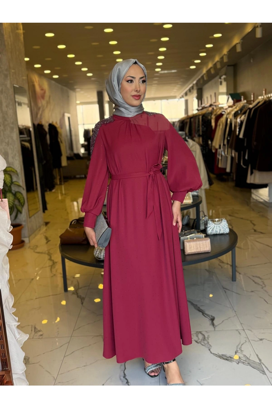 MATEKS-OMUZLARI BONCUKLU ELBİSE BORDO