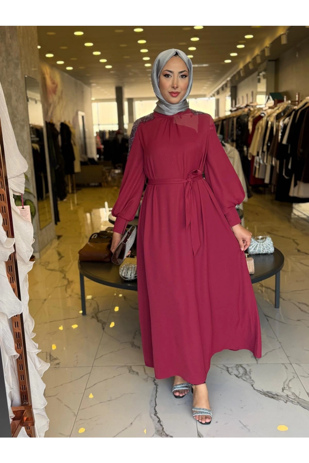 MATEKS-OMUZLARI BONCUKLU ELBİSE BORDO