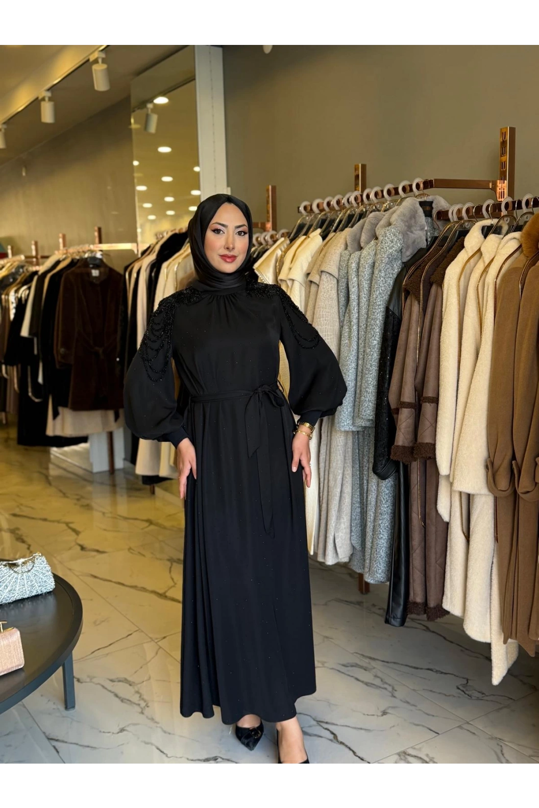 MATEKS-OMUZLARI BONCUKLU ELBİSE SİYAH