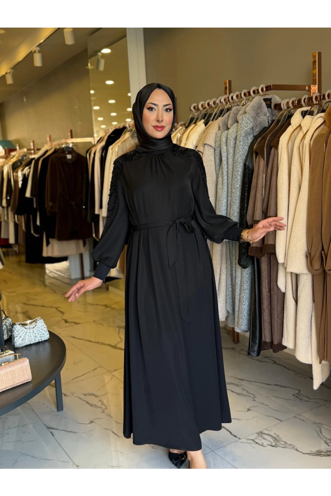 MATEKS-OMUZLARI BONCUKLU ELBİSE SİYAH