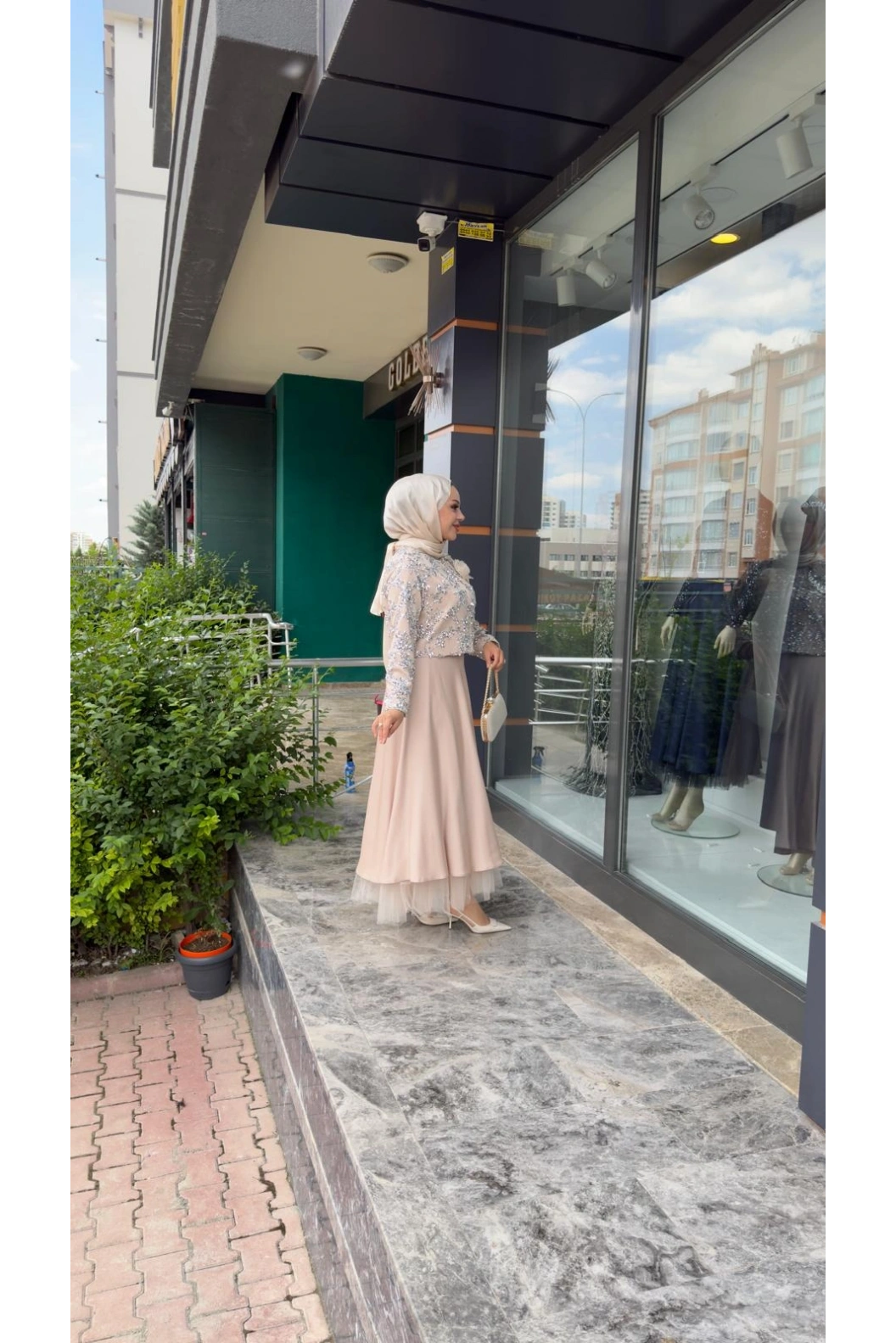 MATEKS-PAYETLİ CEKET ETEKLİ TAKIM BEJ