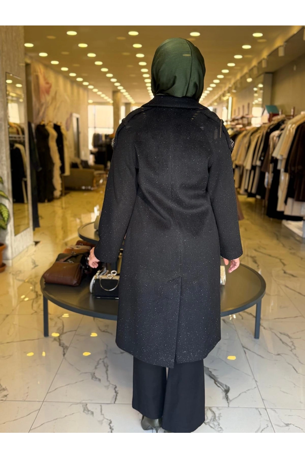 MATEKS-SİMLİ OMZU DÜĞME DETAYLI KAŞE KABAN SİYAH