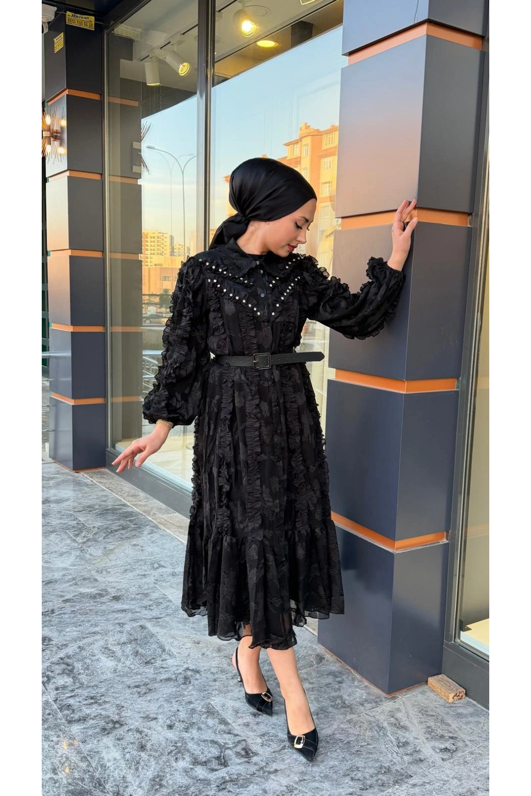 MERİHCE-İTHAL YAKASI TAŞLI ELBİSE SİYAH