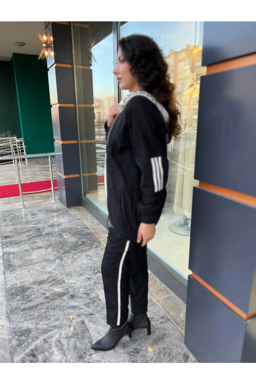 MY312-KAPŞONU TAŞLI DANTELLİ TAKIM SİYAH