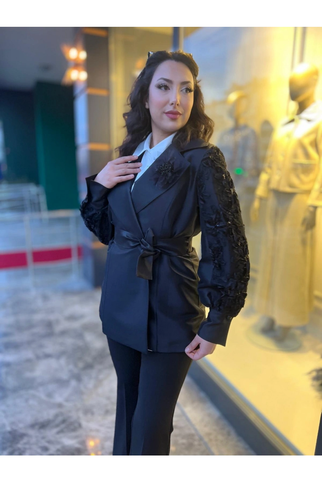 MY312-KOLLARI DANTELLİ CEKET SİYAH