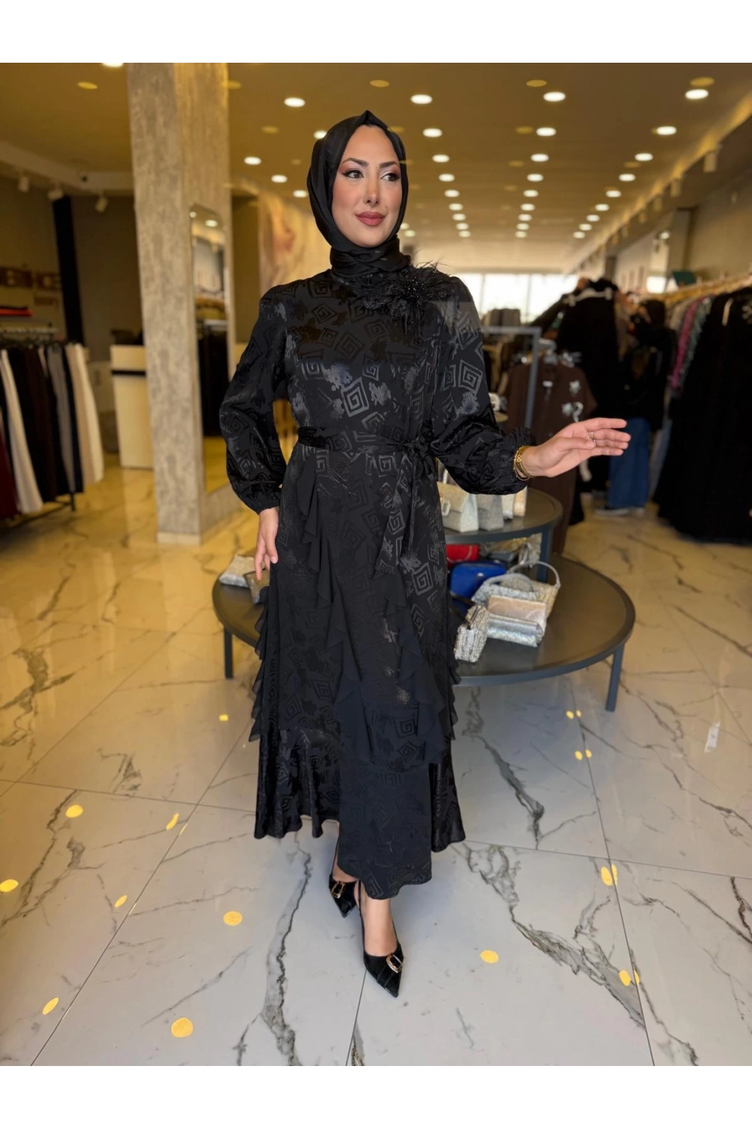 MY312-OMUZU İŞLEMELİ JAKAR ELBİSE SİYAH