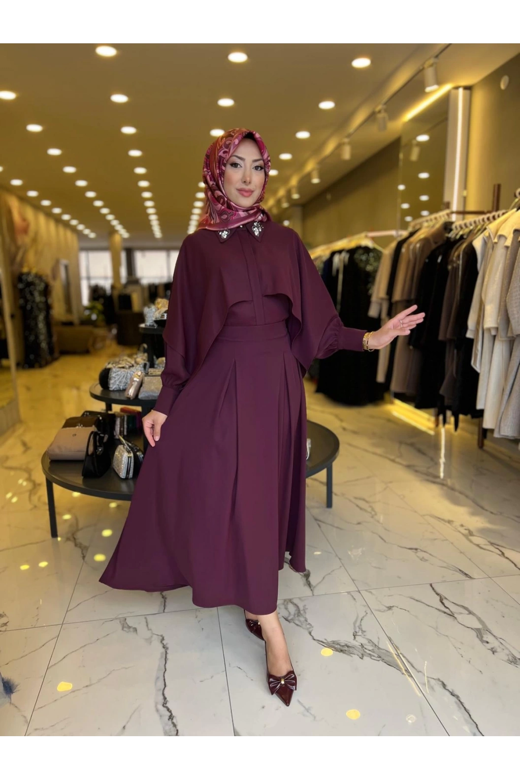 MY312-YAKASI TAŞLI PELERİNLİ TAKIM BORDO