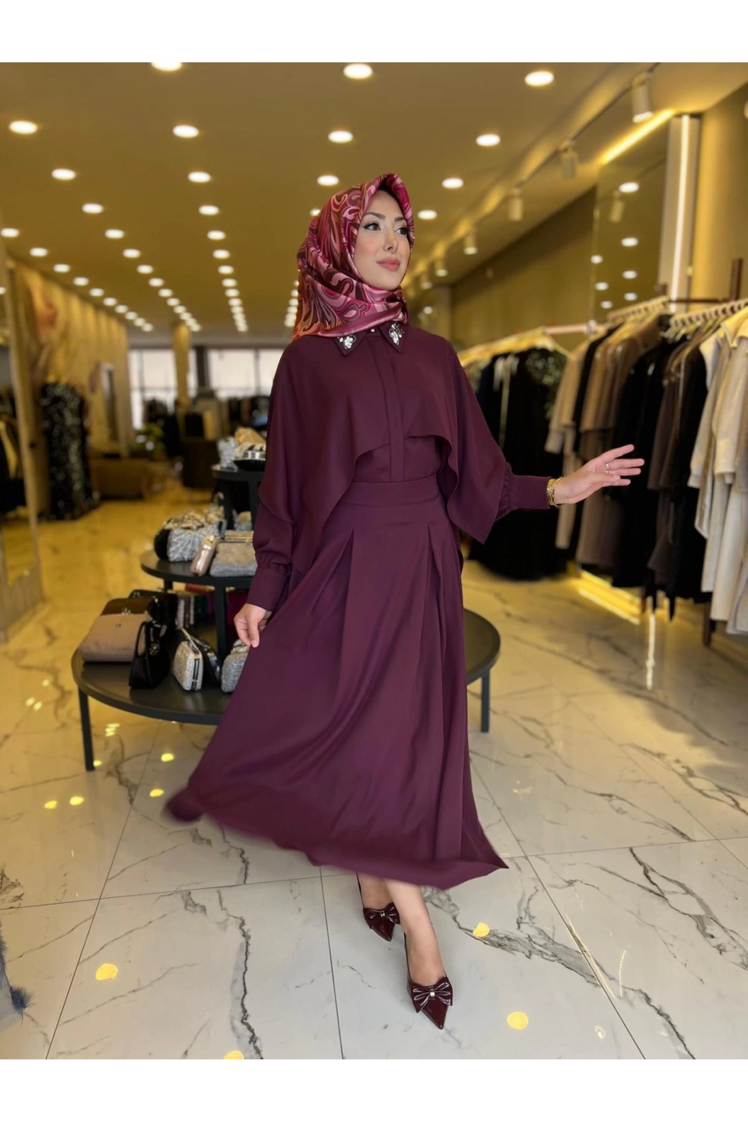 MY312-YAKASI TAŞLI PELERİNLİ TAKIM BORDO