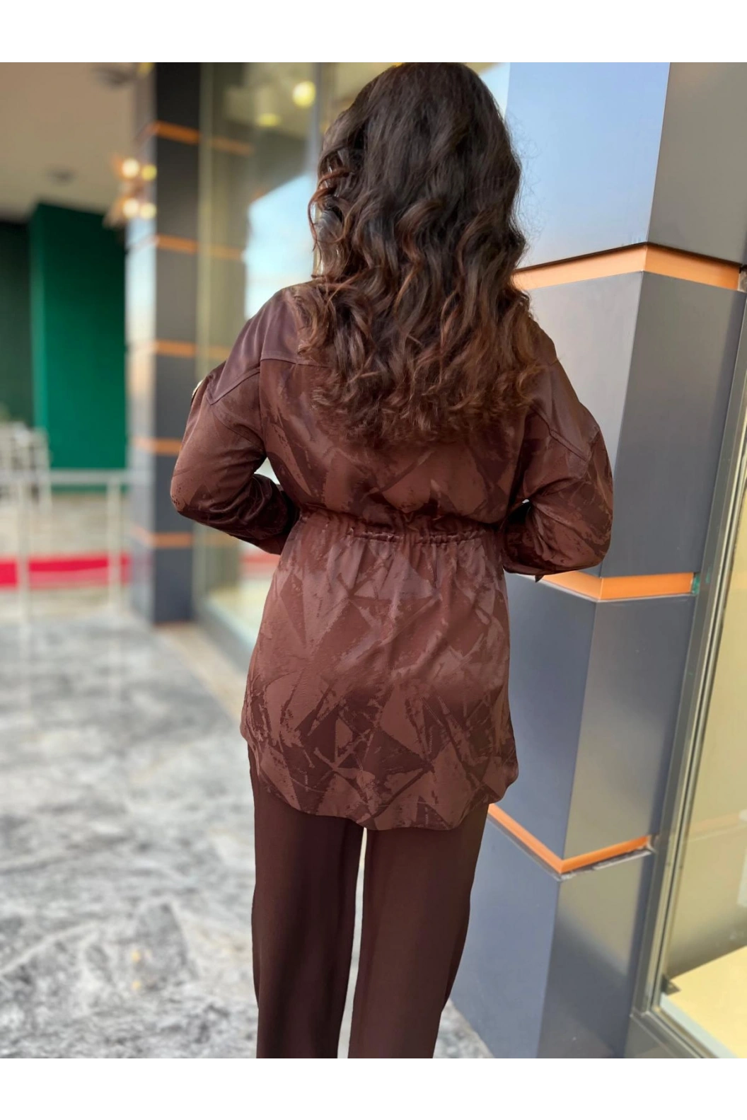 MY312-YAKASI VE KOLLARI TAŞLI TAKIM KAHVE