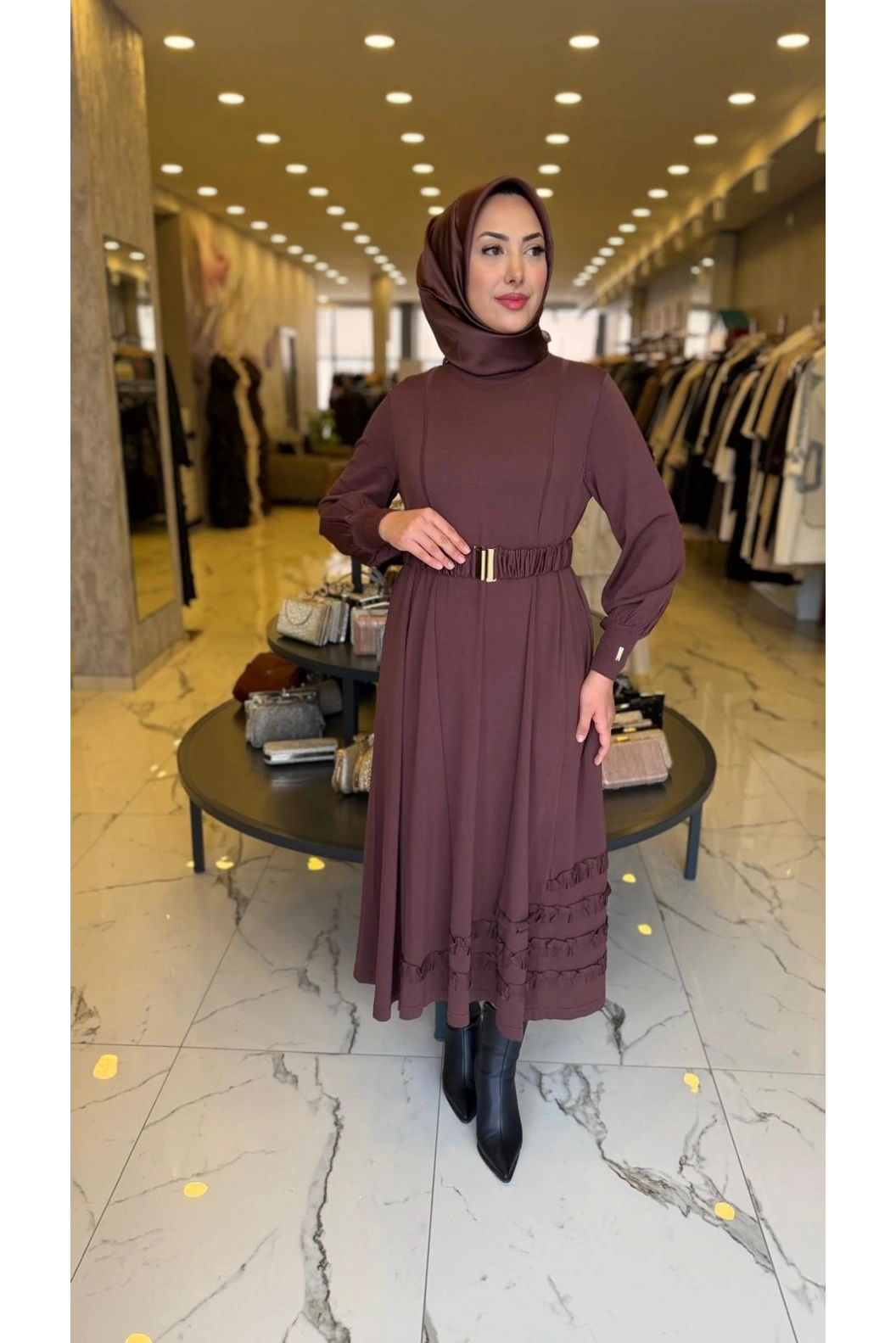 NİLİWİ-ETEK UCU FIRFIRLI ELBİSE KAHVE