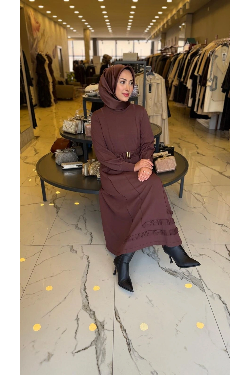 NİLİWİ-ETEK UCU FIRFIRLI ELBİSE KAHVE