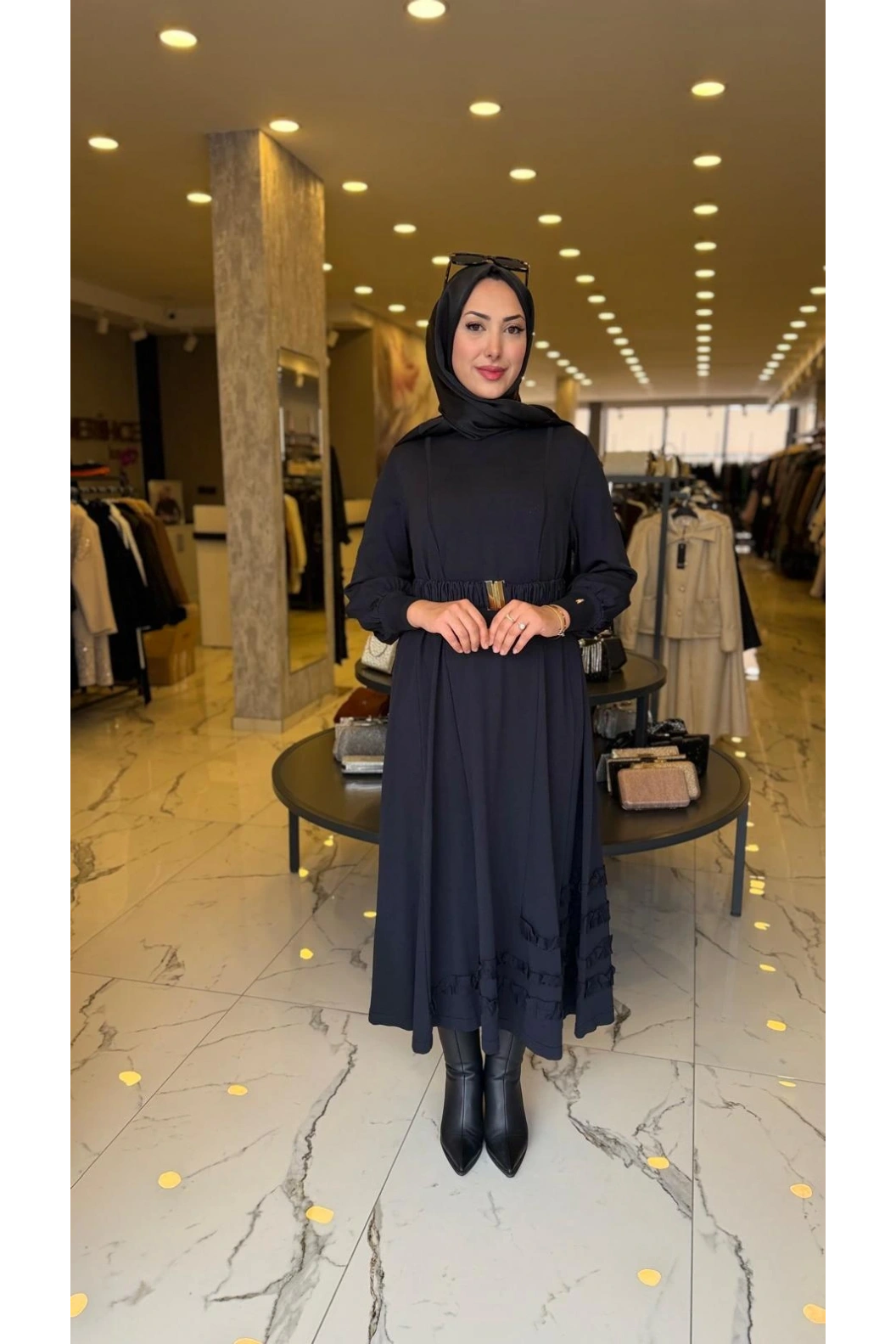 NİLİWİ-ETEK UCU FIRFIRLI ELBİSE SİYAH