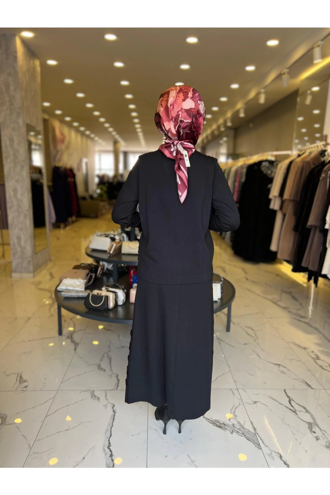 NİLİWİ-FIRFIRLI ETEK BLUZ SİYAH